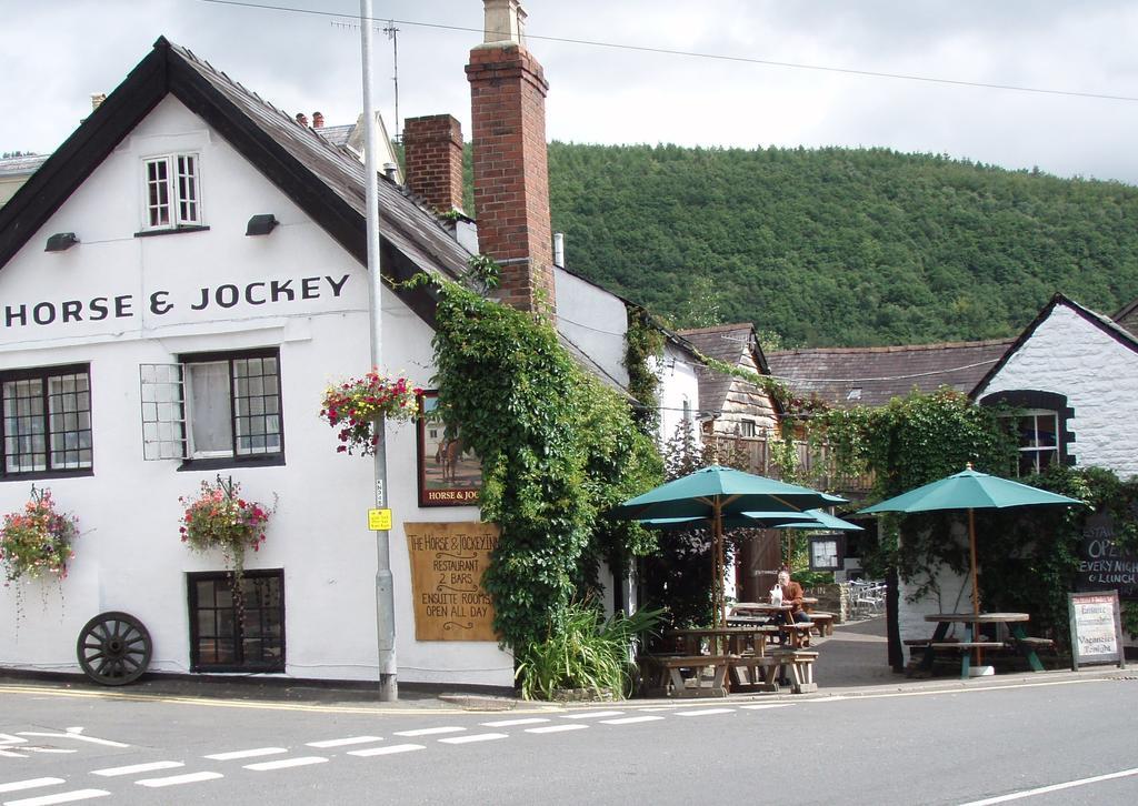 The Horse & Jockey Inn Knighton  Ngoại thất bức ảnh