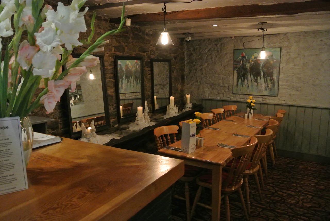The Horse & Jockey Inn Knighton  Ngoại thất bức ảnh