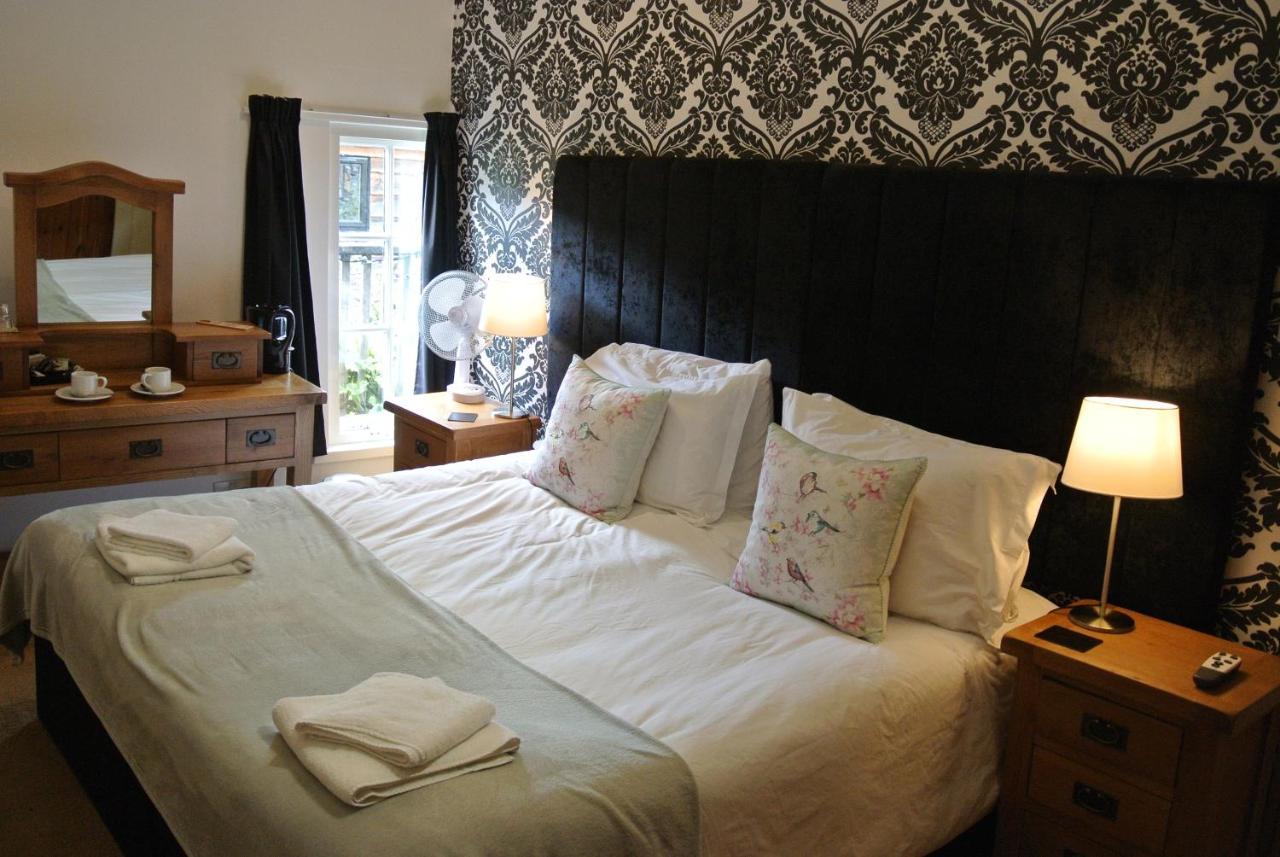 The Horse & Jockey Inn Knighton  Ngoại thất bức ảnh